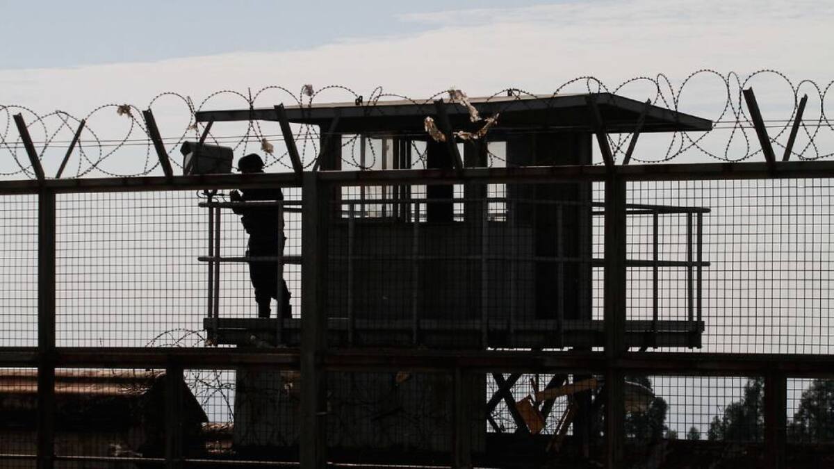 Sistema penitenciario en Chile: hay más de 31 mil 500 prófugos, 173 fugados desde cárceles y 45 mil encarcelados