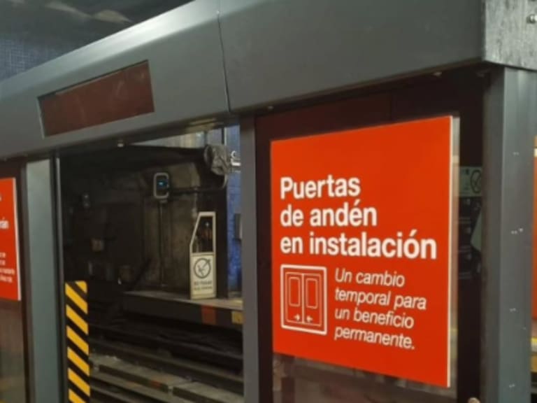 Metro instala primeras puertas de andén en estación Neptuno: así funcionará el sistema que busca prevenir accidentes