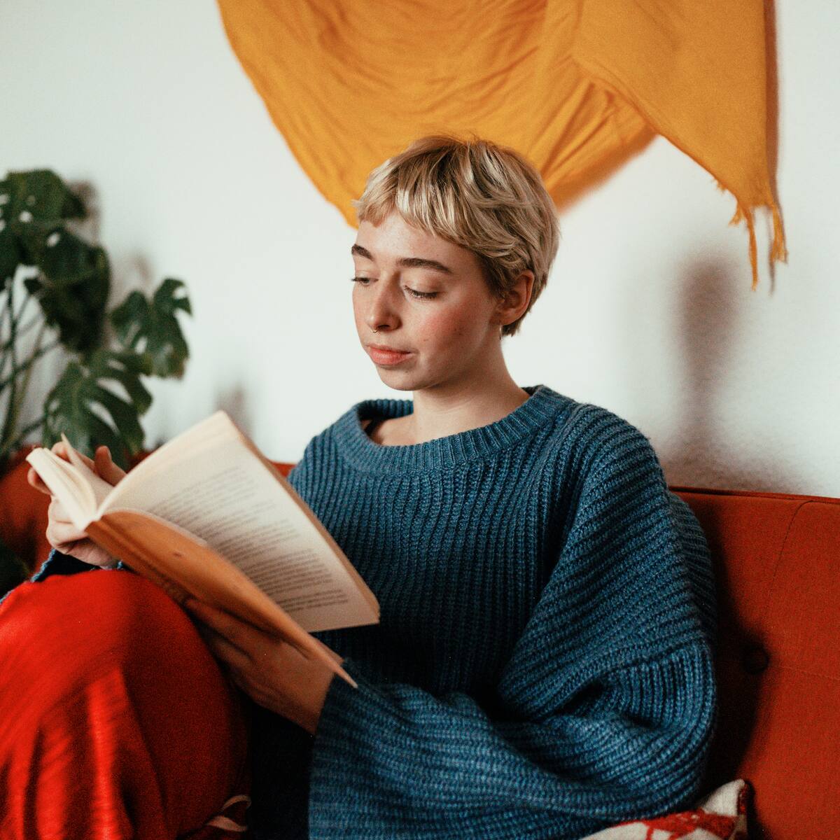 Estudio revela cuántos libros leen los chilenos al año: está bajo el promedio de Latinoamérica