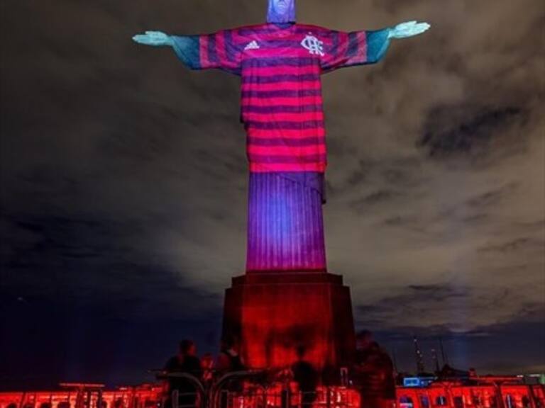 Cristo Redentor de Río se vistió con la camiseta del Flamengo