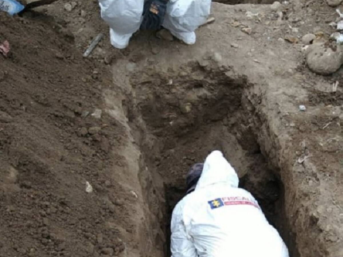 Peritos forenses descubrieron fosa común con restos humanos en Colombia