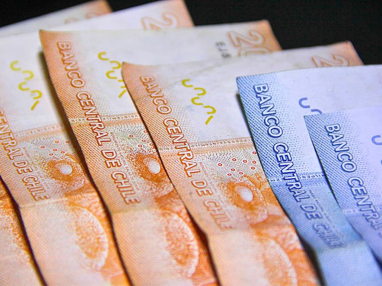 Sueldo mínimo en Chile: cuándo es la nueva alza y a qué monto llegará el salario en 2024