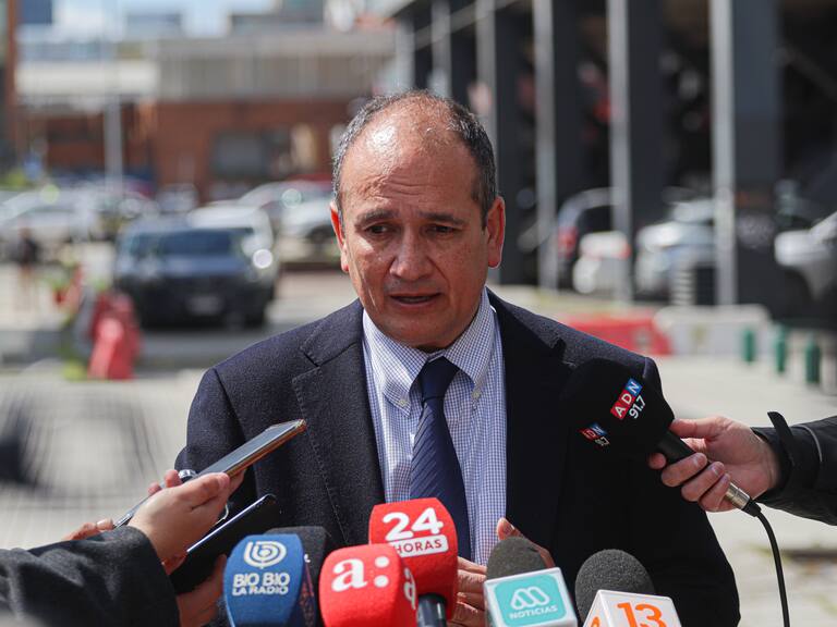 Caso Convenio: Fiscalía solicita levantar secreto bancario de familia del gobernador del Biobío, Rodrigo Díaz