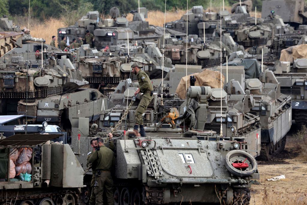 Tanques de Israel desplegados en el Golan en la frontera con Siria