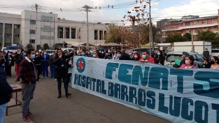 Protesta de trabajadores de la salud del Hospital Barros Luco