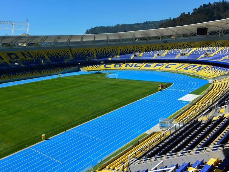 Cancha del Ester Roa Rebolledo de Concepción cerrará por un mes