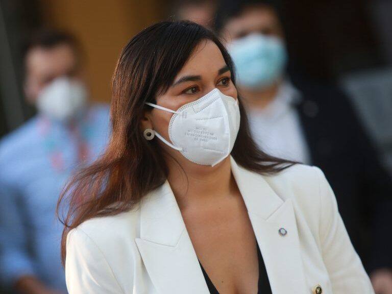 25 de Noviembre de 2021 / ÑUÑOA Iskia Siches presenta su renuncia al Colegio Médico para unirse a la campaña de Gabriel Boric
FOTO: DIEGO MARTIN /AGENCIAUNO