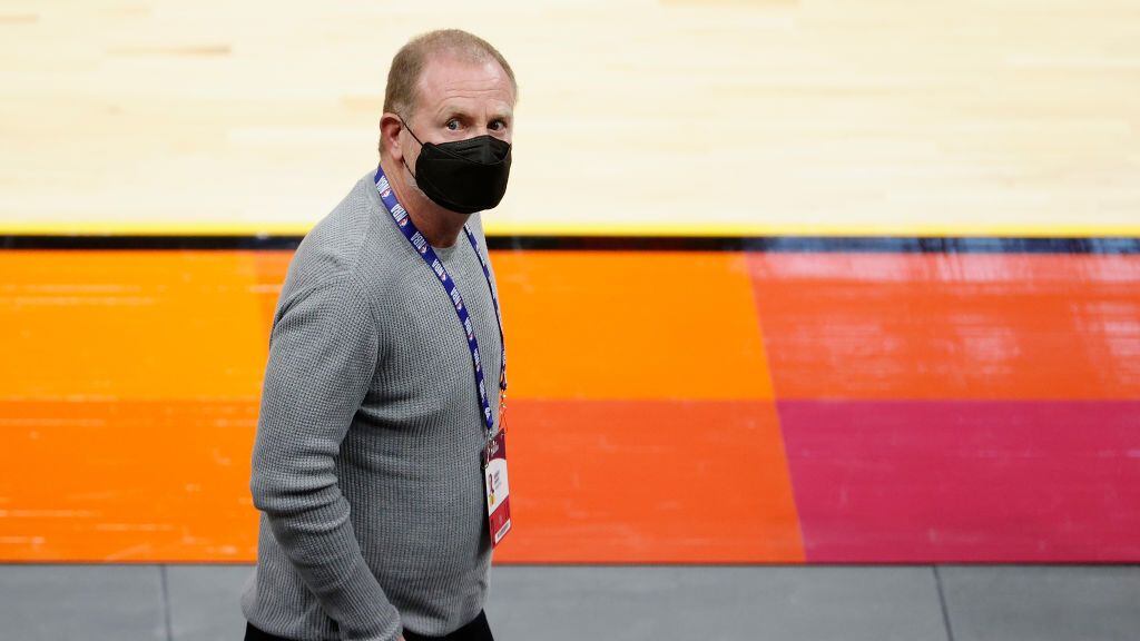 Robert Sarver - dueño Phoenix Suns - Castigo - NBA
