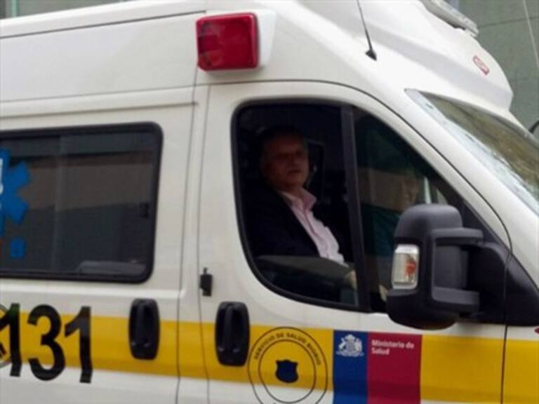 Mujer se esguinzó el tobillo y fue asistida con «yeso» de cartón en La Pintana