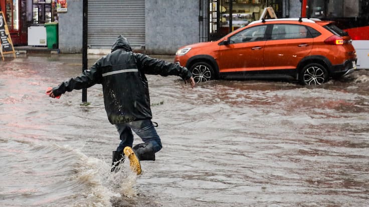 Lluvia en Santiago y Chile, hoy en vivo: a qué hora termina, suspensión de clases, y pronóstico actualizado por región
