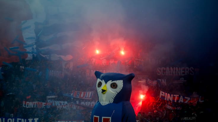 La alegría azul, el lamento cruzado: las dos caras del clásico universitario en un registro