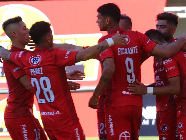 Ñublense decide suspender el vínculo con sus jugadores