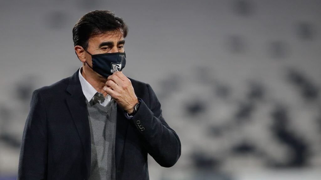 6 de Junio del 2021/SANTIAGOEl Director Tecnico de Colo Colo Gustavo Quinteros(c) ,durante el partido valido por la décima fecha del Campeonato Nacional AFP PlanVital 2021, entre Colo Colo vs Deportes La Serena, disputado en el Estadio Monumental.
FOTO:FRANCISCO LONGA/AGENCIAUNO