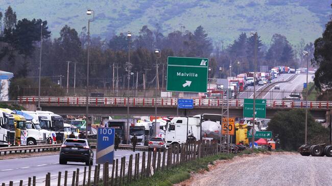 Camioneros de Valparaíso suspenden el paro