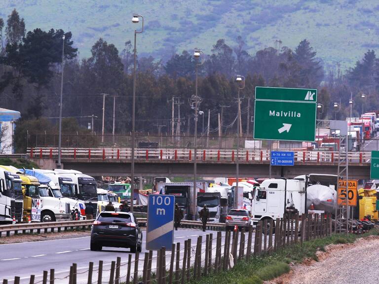 Camioneros de Valparaíso suspenden el paro