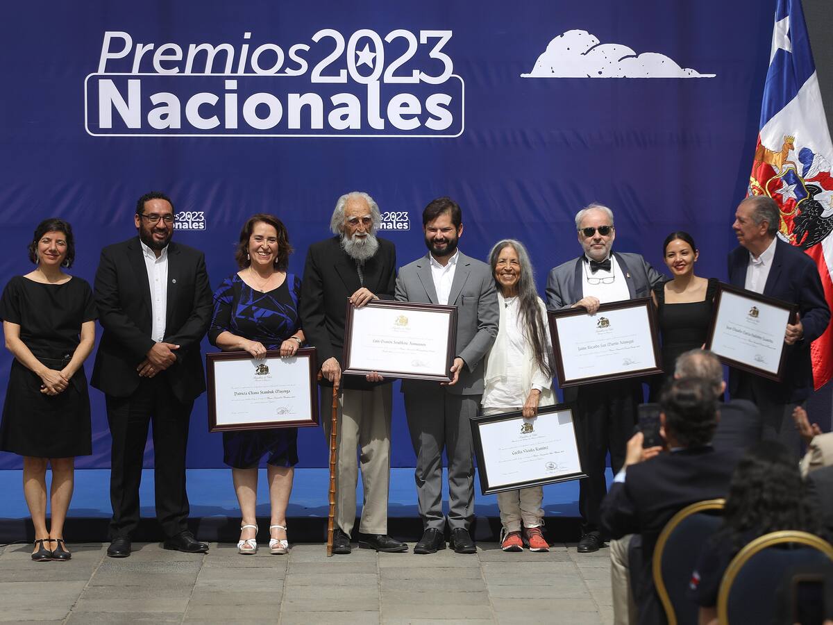 “Por sus aportes excepcionales”: Presidente Boric lidera ceremonia de entrega de Premios Nacionales 2023