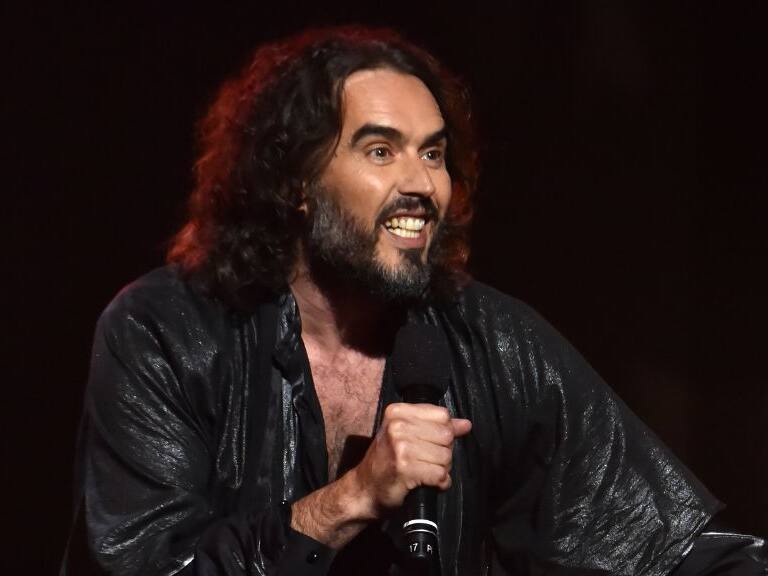 La nueva denuncia en contra de Russell Brand: acusan al actor de exhibicionismo