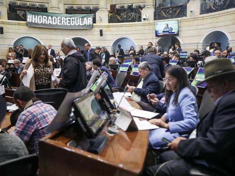 La vista de una sesión en el senado del congreso de Colombia en la ciudad de Bogotá