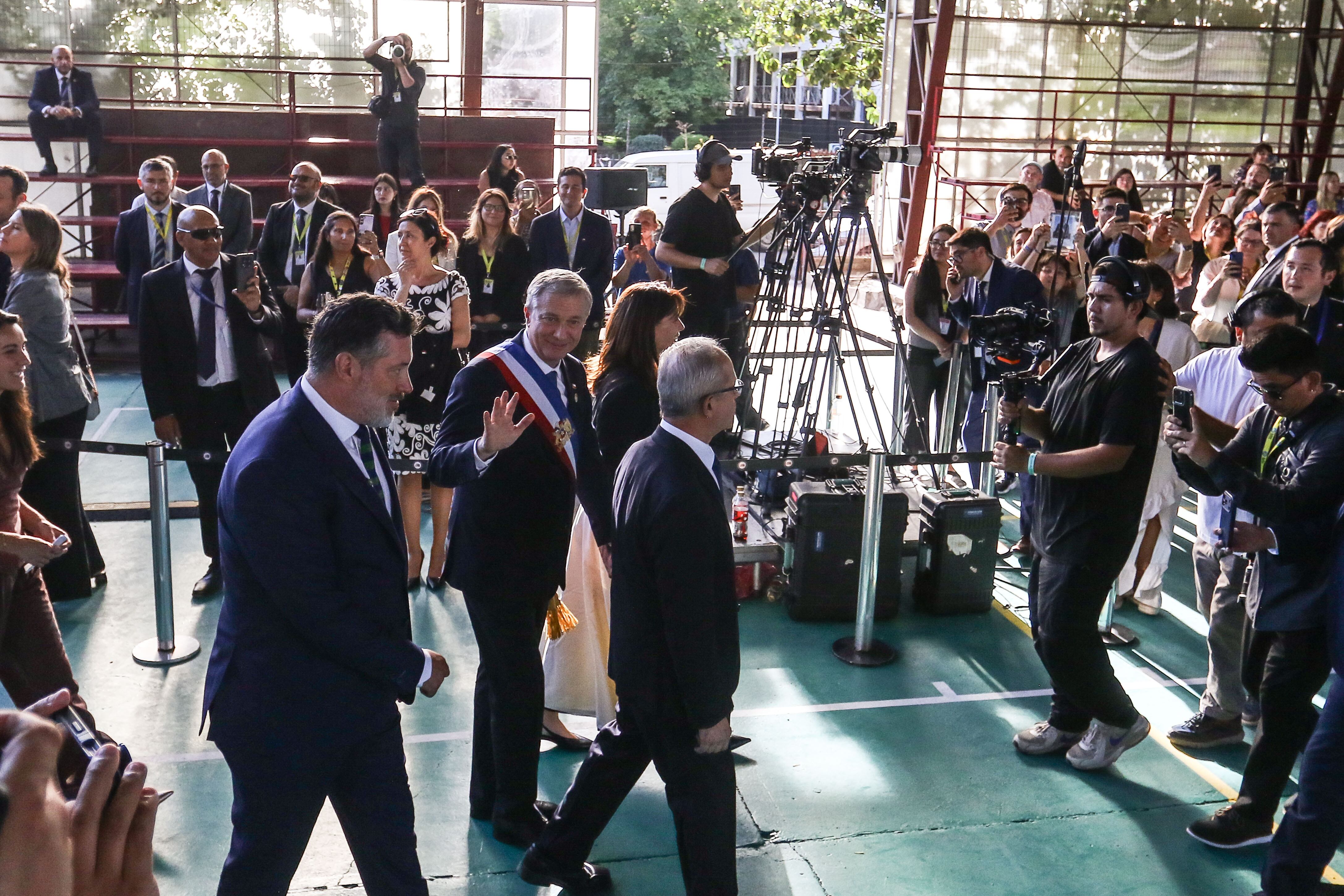 11 de marzo de 2026 / SANTIAGOEl recién proclamado presidente de la republica, Jose Antonio Kast, llega al Liceo Augusto D’Halmar para inaugurar el año escolar en el marco de su primera actividad oficial en el cargoFOTO: LUKAS SOLIS / AGENCIAUNO