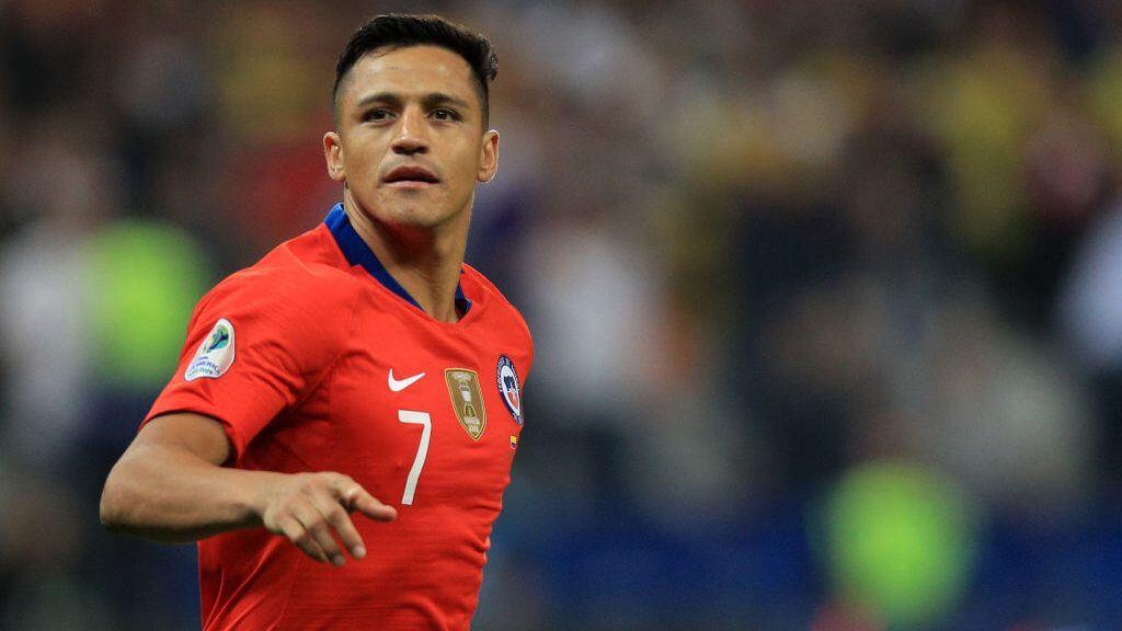 SAO PAULO, BRAZIL - JUNE 28: Alexis Sanchez of Chile celebrates after scoring the winning penalty during a shootout after the Copa America Brazil 2019 quarterfinal match between Colombia and Chile at Arena Corinthians on June 28, 2019 in Sao Paulo, Brazil. (Photo by Buda Mendes/Getty Images)