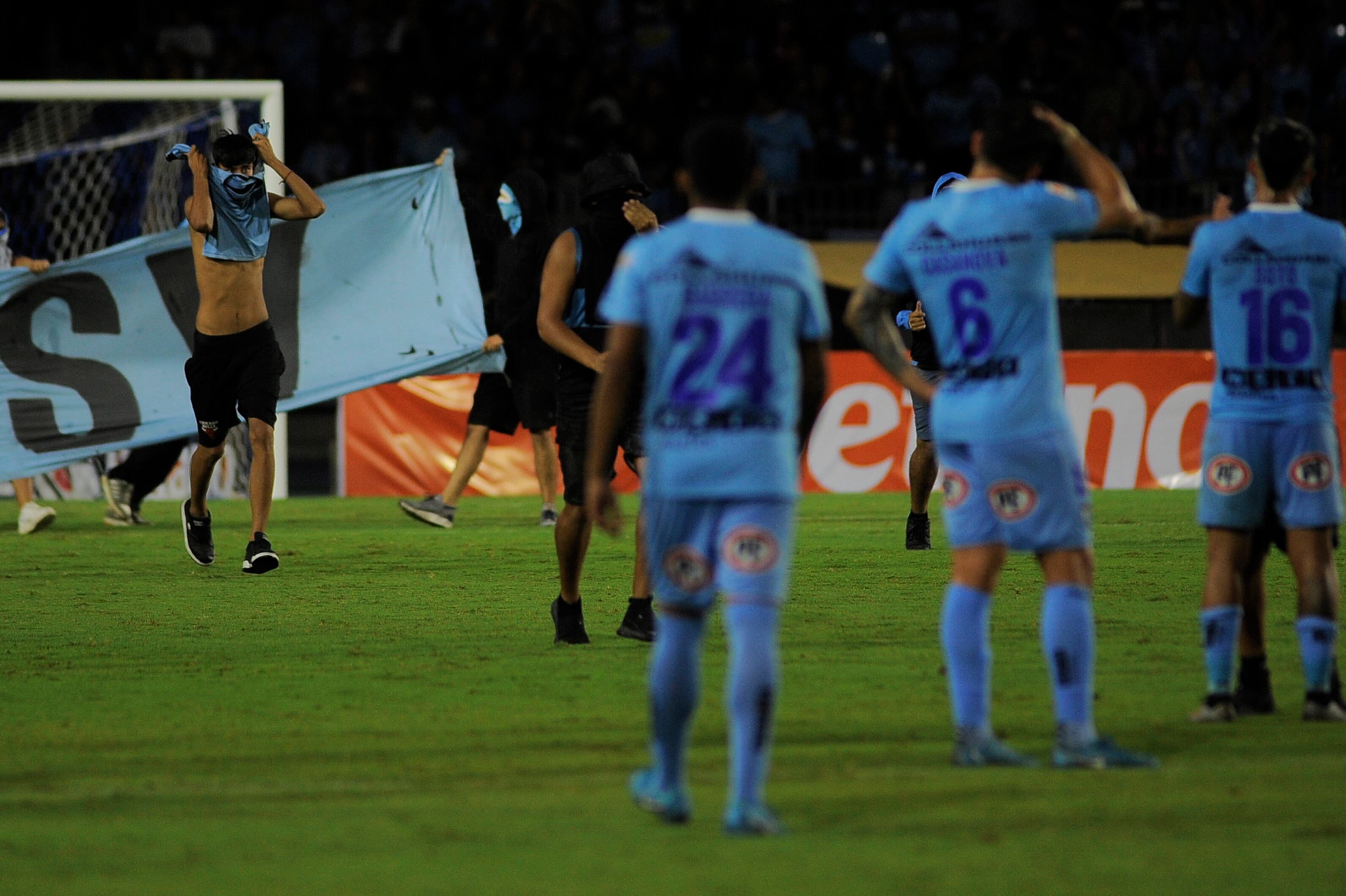 ‘Hinchas’ de Deportes Iquique suspendieron el partido ante Unión Española