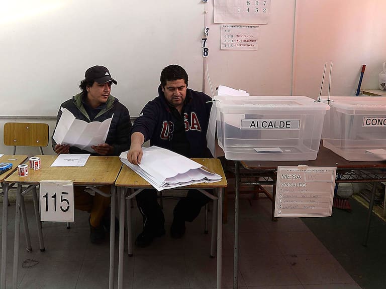 Nómina definitiva de vocales de mesa: ¿Me puedo excusar si fui convocado para las Elecciones 2024 en Chile?