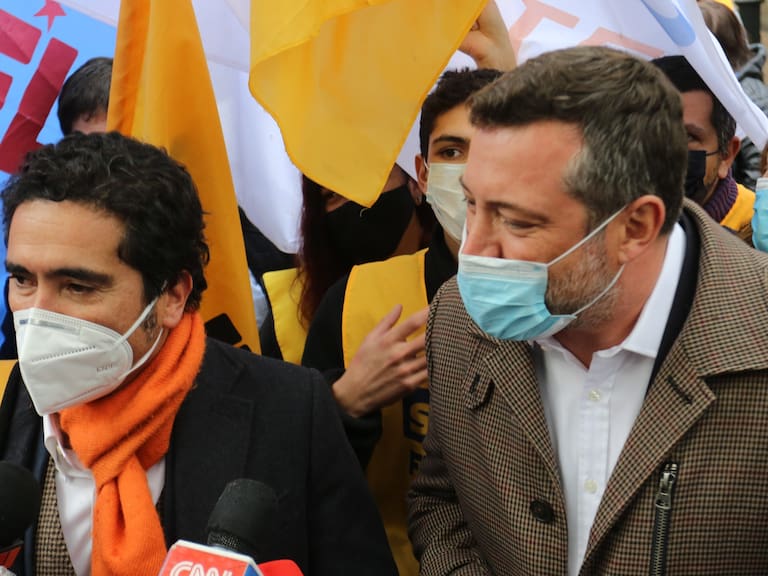 19 de mayo de 2021/SANTIAGOLos precandidatos presidenciales de Chile Vamos, Sebastian Sichel e Ignacio Briones llegan al Servel a inscribir sus candidaturas
FOTO: DIEGO MARTIN/AGENCIAUNO