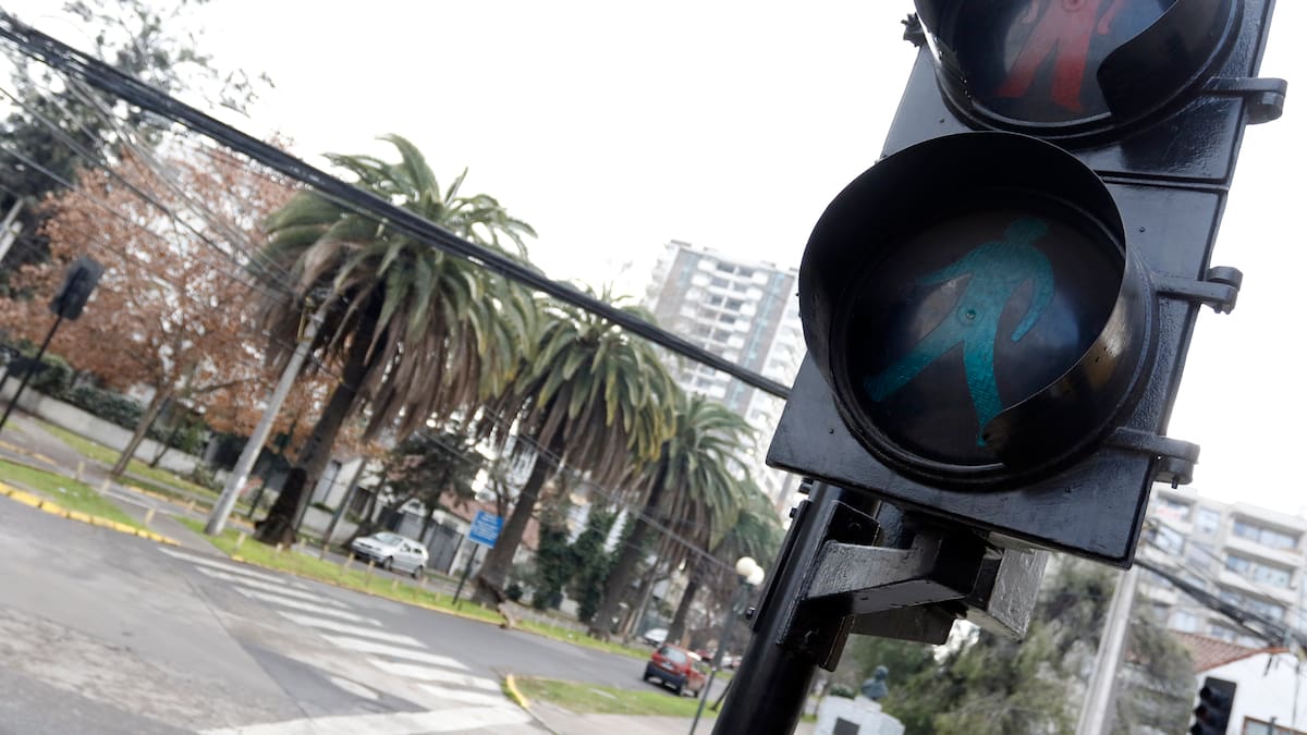 Atención conductores en Santiago por semáforos apagados: estas son las intersecciones afectadas