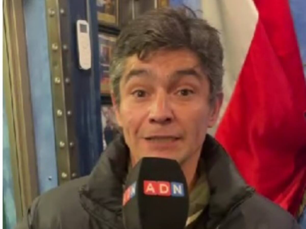 Nieto del creador del himno de la U se emociona tras nueva versión: “Es muy bonito volver a recuperar la historia de mi abuelo, es maravilloso”