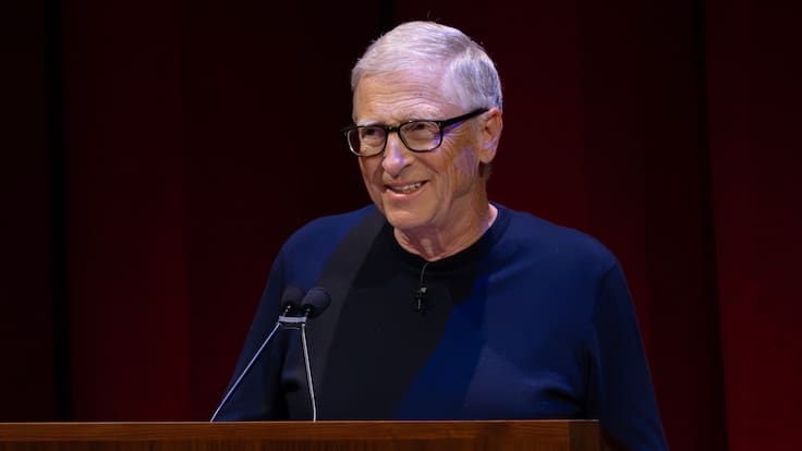 Estas son las carreras universitarias que debes estudiar para no ser reemplazado por la IA, según Bill Gates