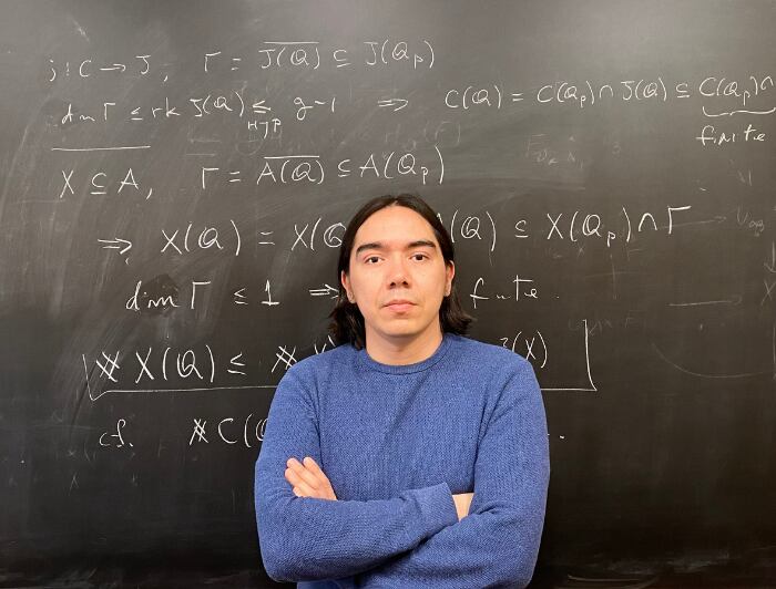 Profesor chileno resuelve problema matemático de casi un siglo de antigüedad