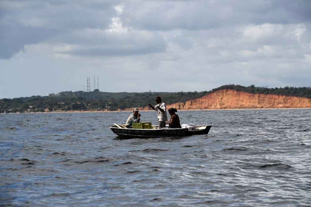 Pescadores ayudan a buscar cuerpos de migrantes en el Mar Caribe