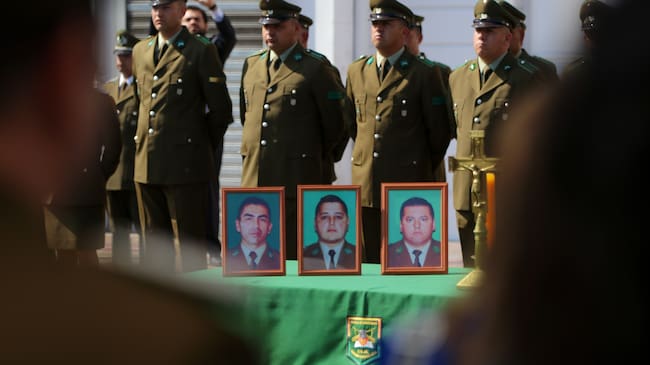 27 DE ABRIL 2024/ANTOFAGASTA
Responso en la Ciudad de Antofagasta por el Sargento Carlos Cisterna Navarro, el cabo Sergio Arévalo Lobo y el Cabo Misael Vidal Cid que fueron asesinados en la comuna de Cañete
FOTO: CRISTOFER DEVIA/AGENCIAUNO