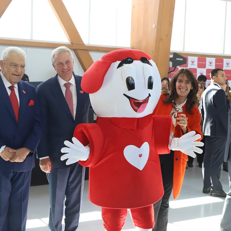 Presidente Kast sorprende con historia que lo une a Boric y Emmanuel en la Teletón: “Calladito por ahí...”