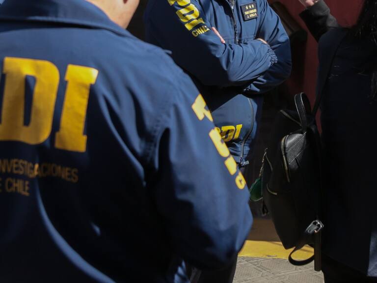 Curicó: PDI detiene a mujer por robar un menor en plena vía pública