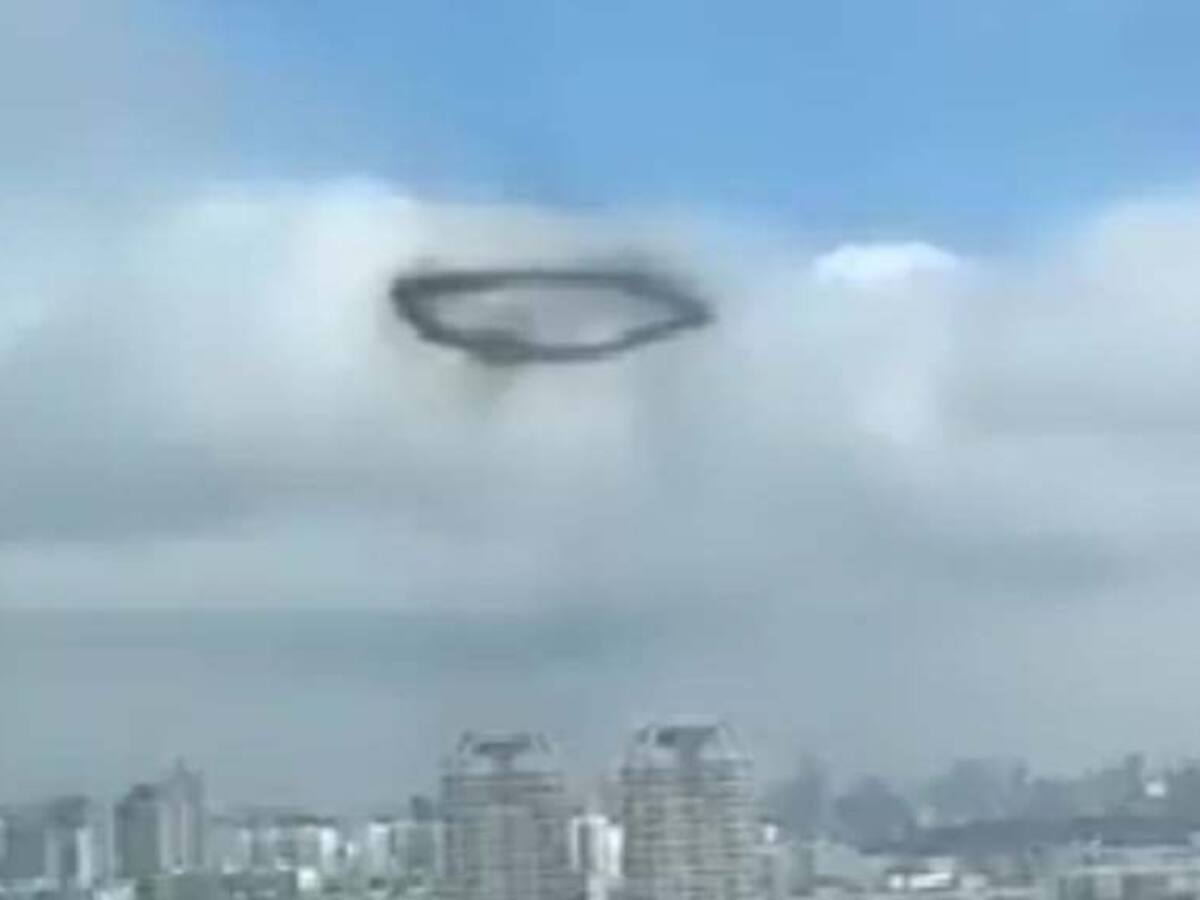 Una especie de anillo color negro: particular evento es captado en los cielos de Moscú