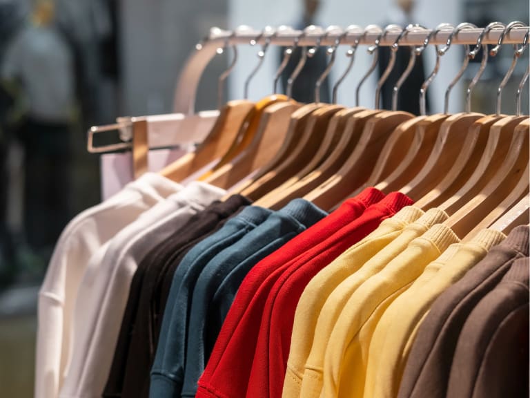 Confirman el cierre de tienda de ropa en Chile: anuncian liquidación con precios que parten en los $1.000