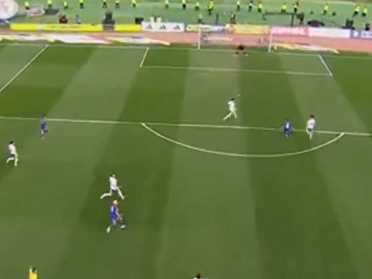 ¡Los hinchas de la U no lo pueden creer! El insólito error de Tobías Reinhart en el Superclásico 200