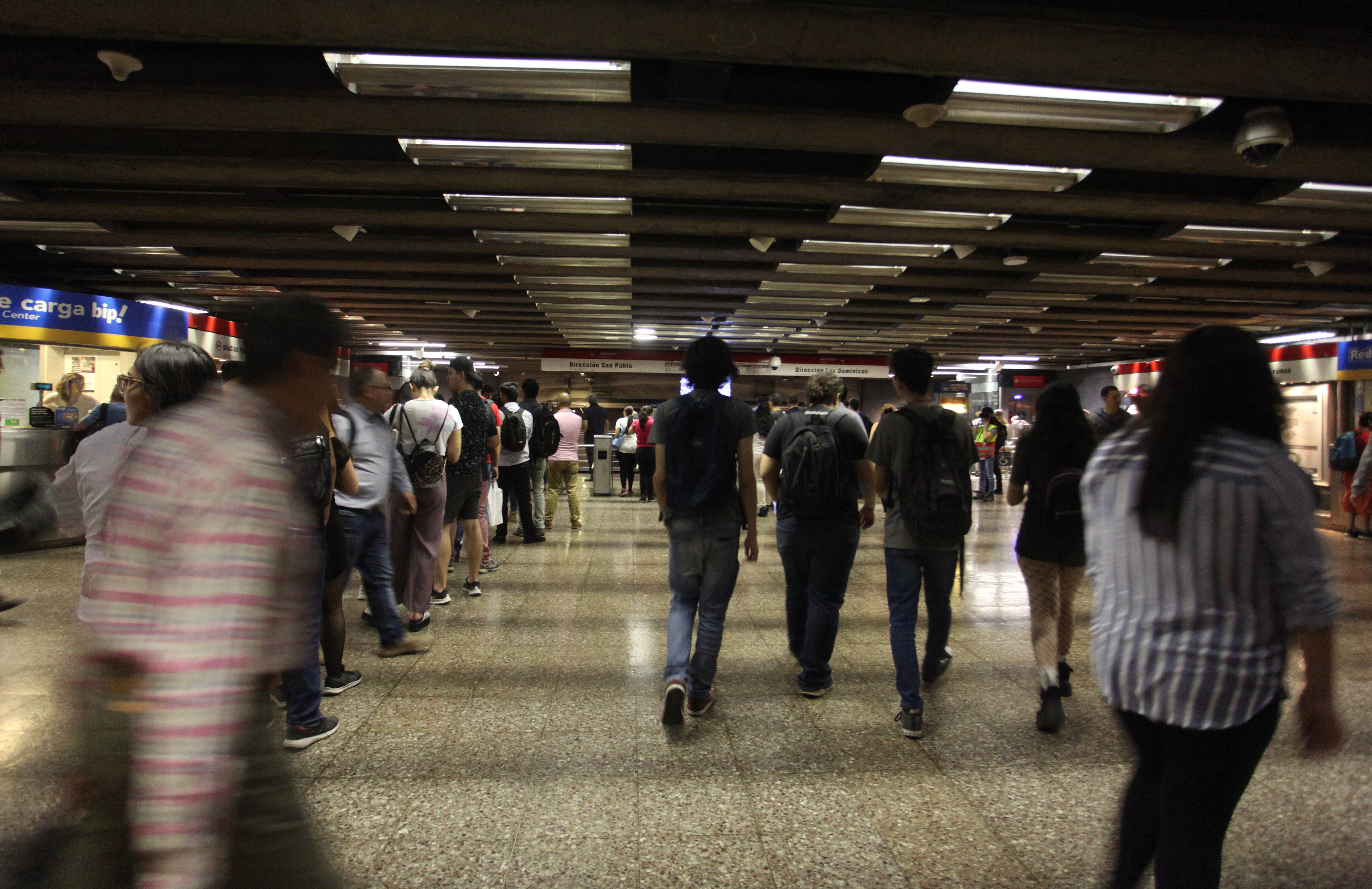 29 de Noviembre 2019/ SANTIAGO
Estación de Metro La Moneda se encuentra disponible.

 FOTO:AILEN DIAZ/AGENCIAUNO