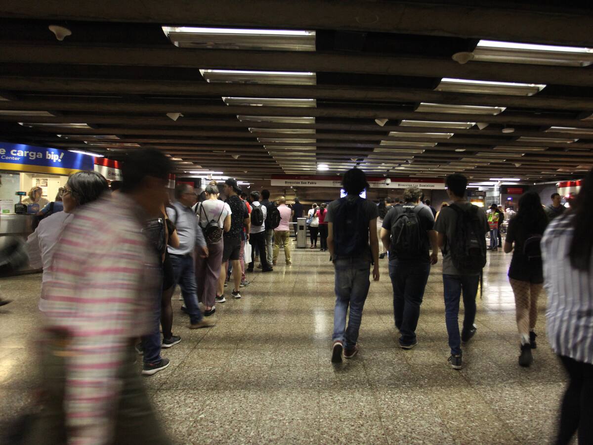 Metro cerró temporalmente estación Santa Ana y sus combinaciones