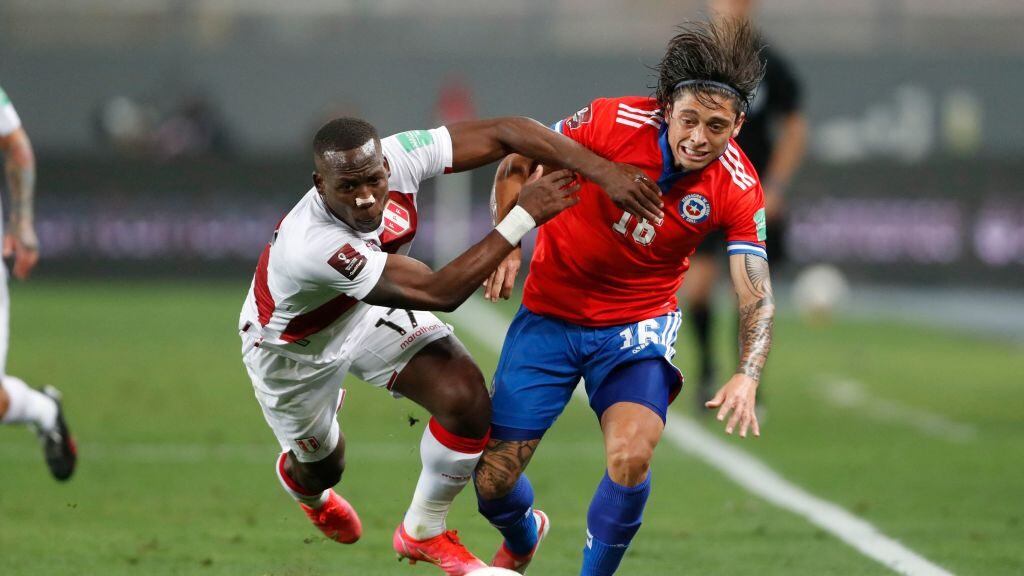 El optimismo de Joaquín Montecinos en la Roja: "Queda mucha eliminatoria, hay que seguir soñando"