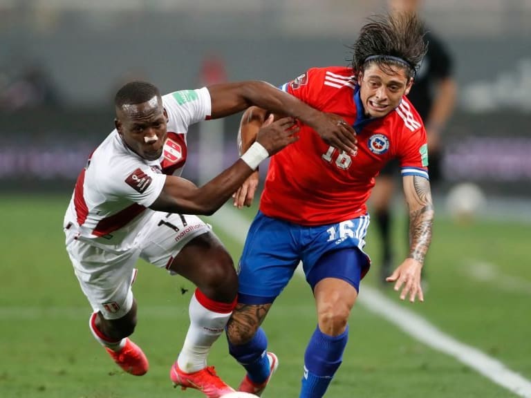 El optimismo de Joaquín Montecinos en la Roja: "Queda mucha eliminatoria, hay que seguir soñando"