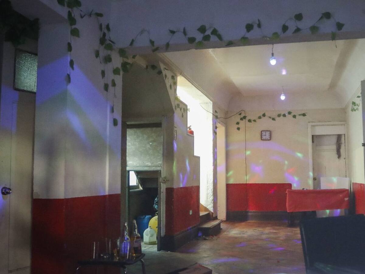 Fiesta clandestina: Solo tres detenidos pasarán a control de detención y el Gobierno anunció querella