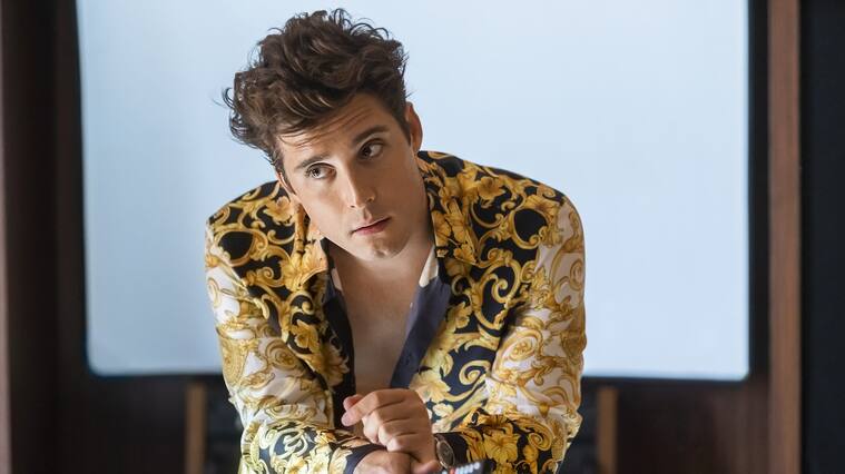 LUIS MIGUEL LA SERIE - Temporada 2 (L to R) DIEGO BONETA as LUIS MIGUEL in Episode 204 of LUIS MIGUEL LA SERIE Temporada 2. Cr. CAMILA JURADO/NETFLIX ©️ 2021