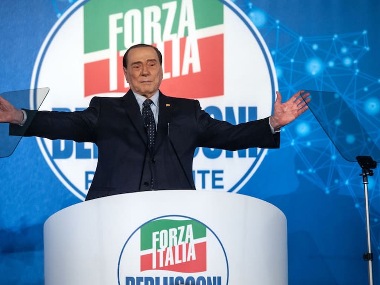 El exgobernante italiano Silvio Berlusconi en época de campaña electoral