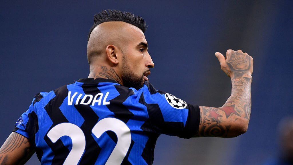 MILAN, ITALY - NOVEMBER 25: Arturo Vidal of Internazionale during the UEFA Champions League match between Internazionale v Real Madrid at the San Siro on November 25, 2020 in Milan Italy (Photo by Mattia Ozbot/Soccrates/Getty Images)