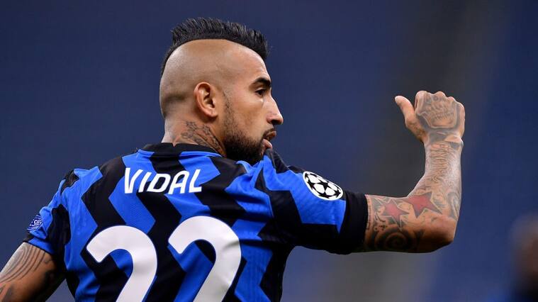 MILAN, ITALY - NOVEMBER 25: Arturo Vidal of Internazionale during the UEFA Champions League match between Internazionale v Real Madrid at the San Siro on November 25, 2020 in Milan Italy (Photo by Mattia Ozbot/Soccrates/Getty Images)
