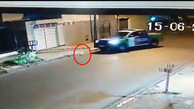 Policías argentinos globo patrulla