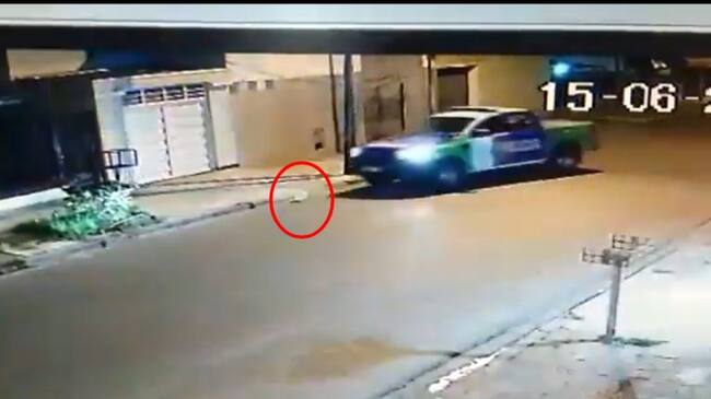 Policías argentinos globo patrulla