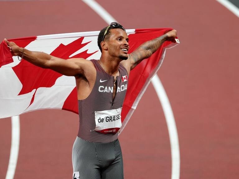 Andre de Grasse se convirtió en el sucesor de Usain Bolt al ganar los 200 metros planos olímpicos